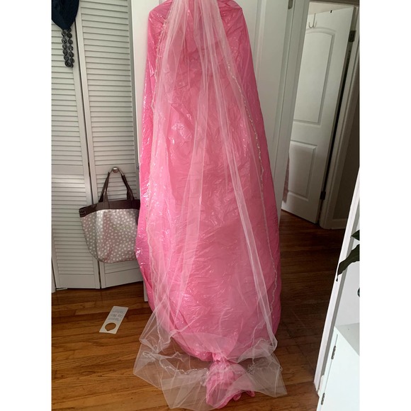 Cathedral Length Veil w/ Swarovski Crystals - Picture 1 of 8